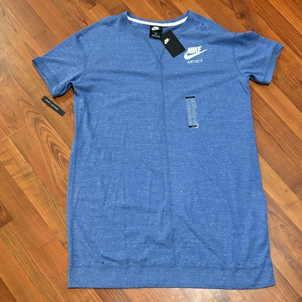 Nike women’s Heathered Blue Short Sleeve dress